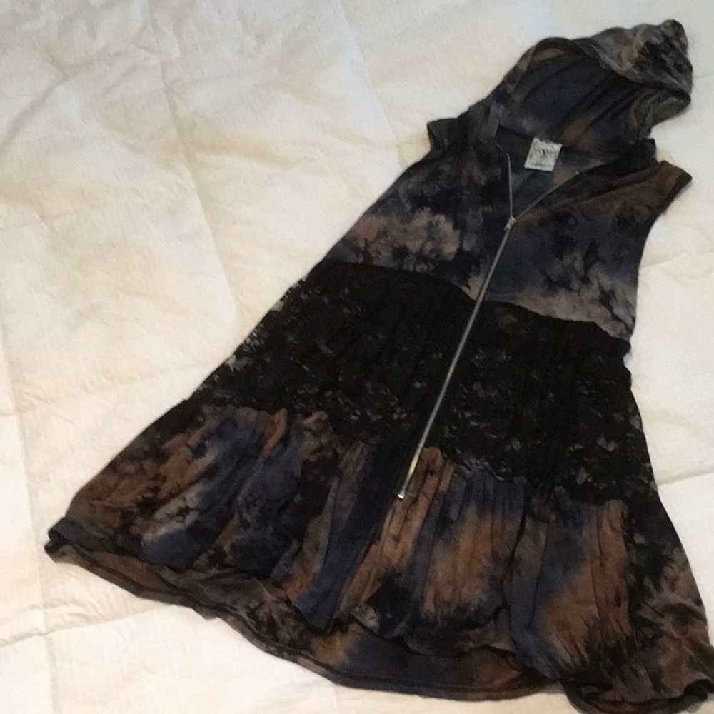 Long sleeveless vest